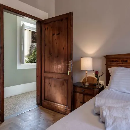 Tenuta Di Capezzana Bed & Breakfast Seano